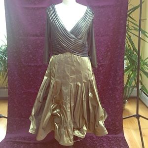 Tadashi, Never worn, long sleeve dress!